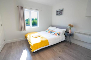 No 02 Studio Flat Available near Aylesbury Town Station